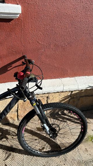 Bicicleta de Montaña SPZ Negra