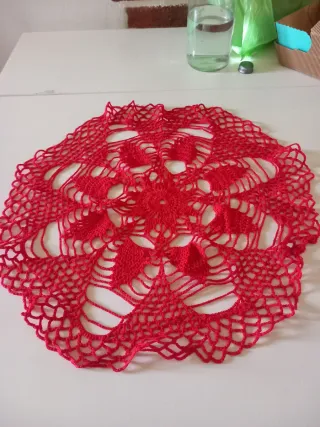 Centrino rosso in tessuto