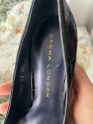 Zapatos de charol Sacha London negros y marrones