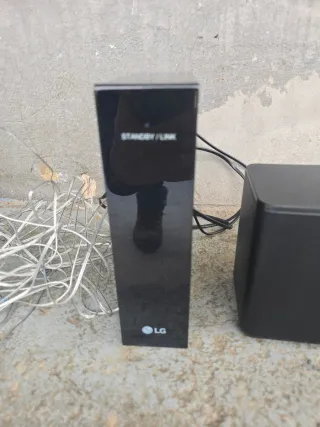 Altavoces traseros LG negros