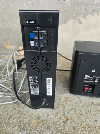 Altavoces traseros LG negros