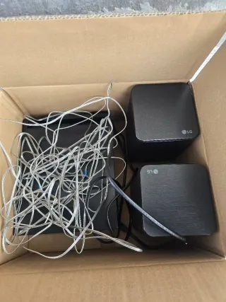 Altavoces traseros LG negros