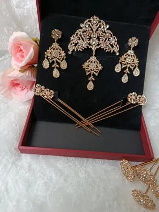 Aderezo de fallera oro a estrenar