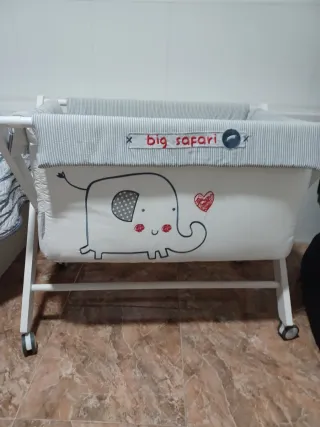 Minicuna con colchón, sábanas y nórdico