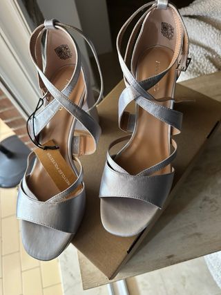 Sandalias de tacón plateadas talla 41