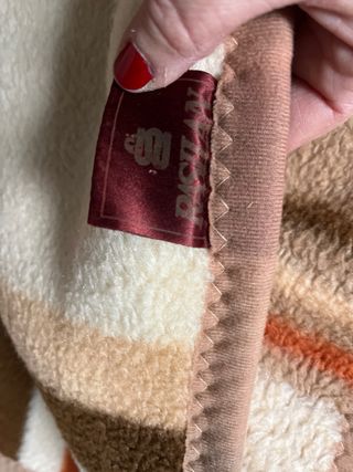 Manta de lana cálida con diseño