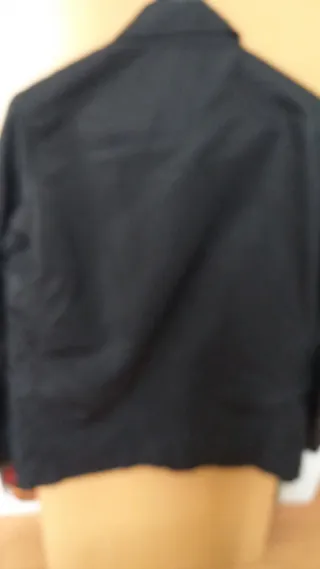 Chubasquero hombre negro