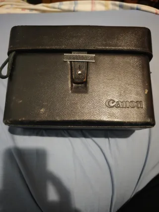 Cámara Canon Motor Zoom 8 EEE y regalo accesorios