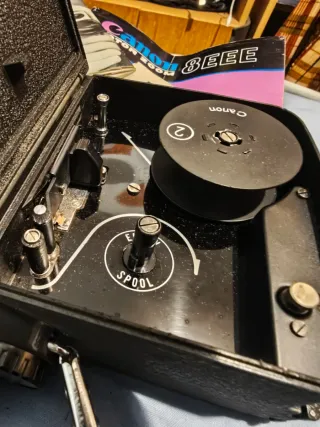 Cámara Canon Motor Zoom 8 EEE y regalo accesorios