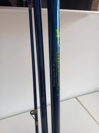 Caña de surfcasting azul