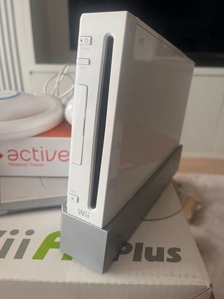 Pacchetto Nintendo Wii con giochi e accessori