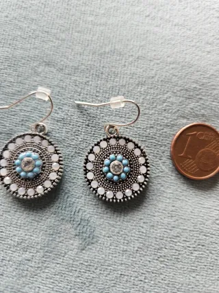 Pendientes fantasía con detalles azules y plateado