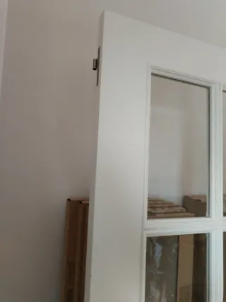 Puerta doble madera maciza con cristalera