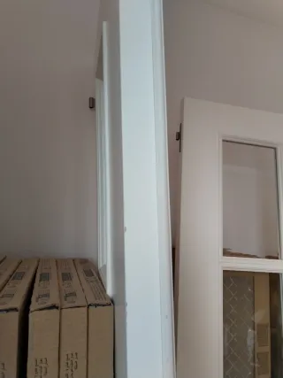 Puerta doble madera maciza con cristalera