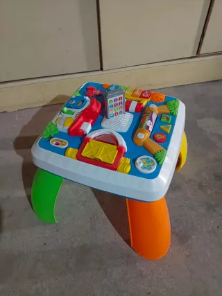 Mesa de juegos infantil