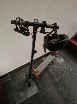 Patinete Eléctrico Xiaomi con Candado y Casco