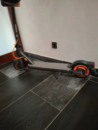 Patinete Eléctrico Xiaomi con Candado y Casco
