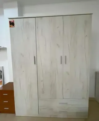 Armario Armario de madera beige y gris