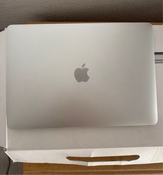MacBook Pro 13 2020 Touch Bar i5 SSD como nuevo