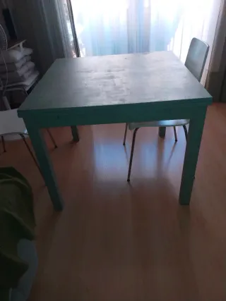 Mesa de comedor Ikea madera verde