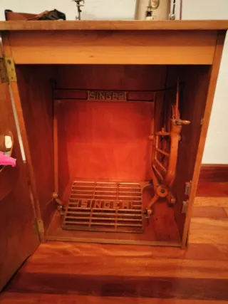 Máquina de coser Singer antigua