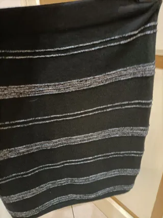 Gonna invernale nera con dettagli argento