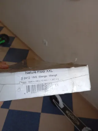 Tarima flotante Wengué unos 32 metros cuadrados