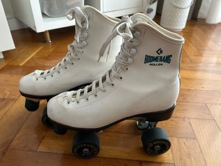 Pattini a rotelle bianchi