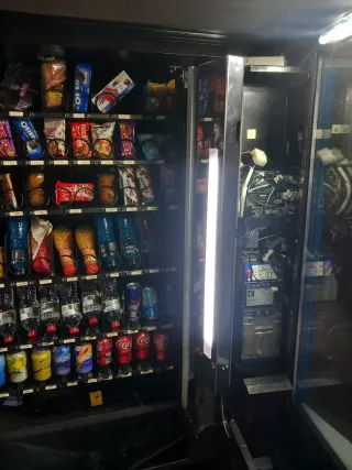 Máquina expendedora antivandálica