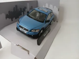 Lotto 2 Modellini Auto Volvo Cararama 1:43 C30 V70