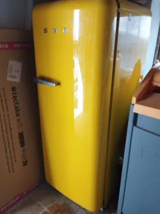 Nevera Smeg Amarilla