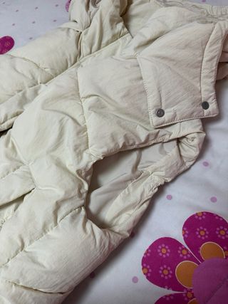 Chaleco acolchado Bershka beige mujer