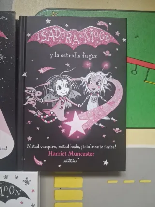 Isadora Moon y la boda mágica / Isadora Moon Goes to a Wedding (Spanish Edition)