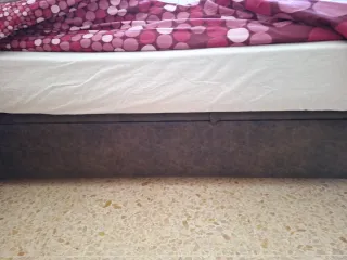 Canapé de tela marrón