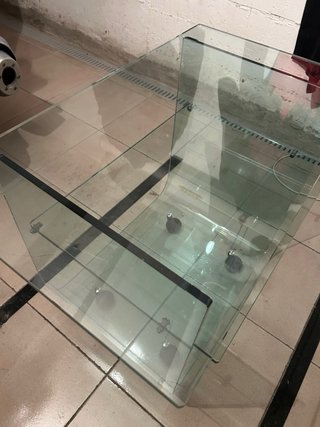 Mesa auxiliar TV vidrio con ruedas