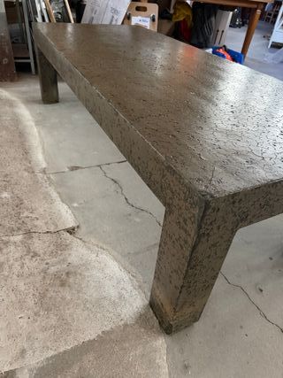 Mesa de centro antigua maciza restaurada