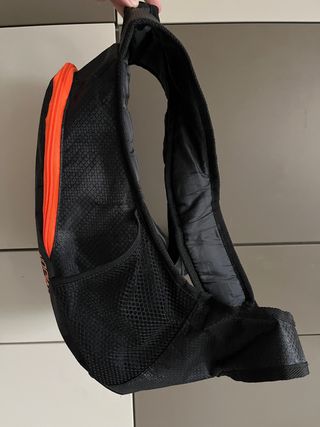 Zaino 10L nero e arancione