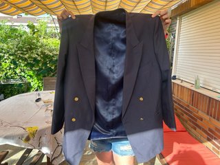 Americana azul de hombre hecha a medida