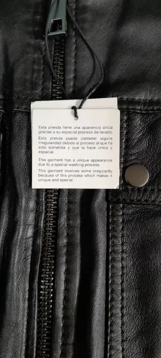 Cazadora Cuero Zara Negra edición limitada.