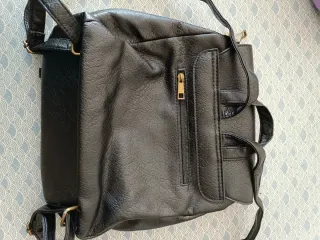 Mochila negra sin estrenar