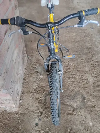 Bicicleta JOKER Negra y Amarilla