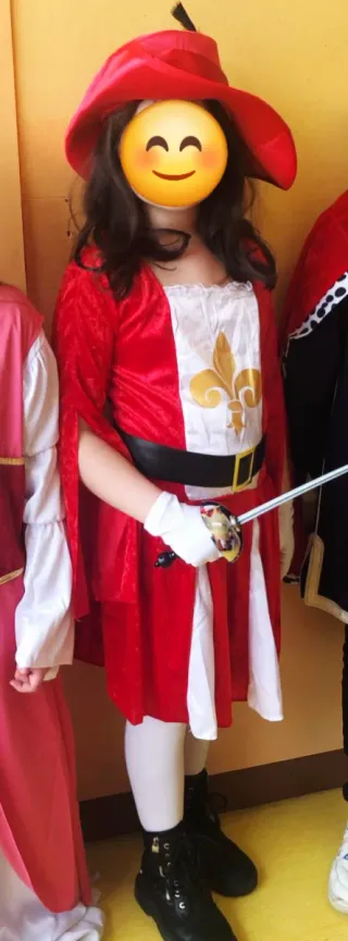 Disfraz Mosquetera Roja Niña talla 10-12