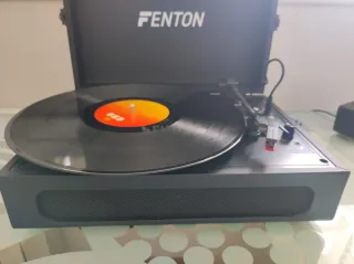 Tocadiscos maleta Fenton RP118 sin usar