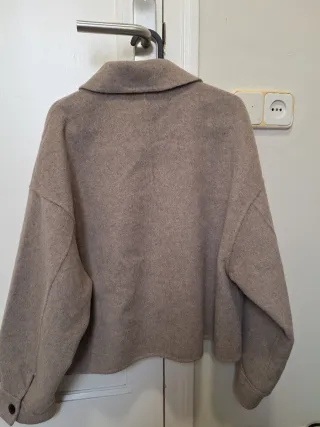 Chaqueta Zara Beige Corta