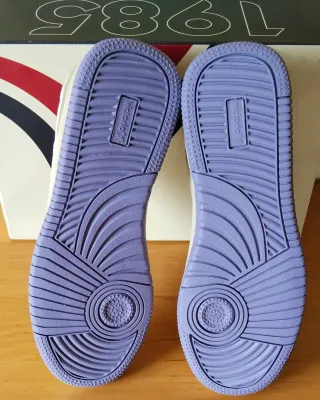 Talla 38. Zapatillas Victoria retro.