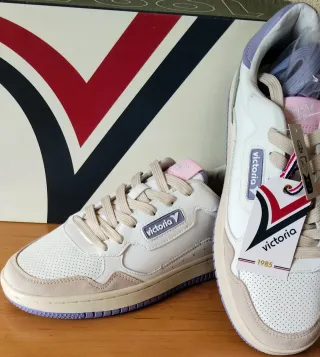 Talla 38. Zapatillas Victoria retro.