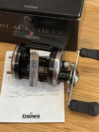 Carrete Daiwa Millionaire Blacksheep 300