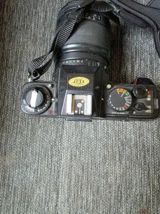 Cámara Nikon N2000 AF Reflex Negra
