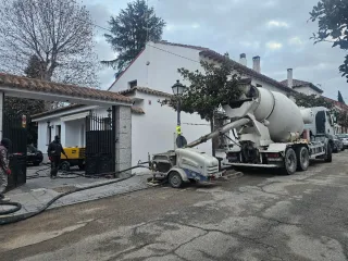 Alquiler camión hormigonera con conductor