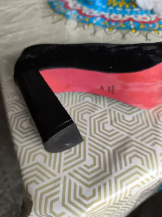 Zapatos de tacón negros de terciopelo